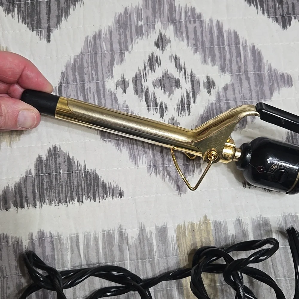 Curling Iron - Picture 2 of 7